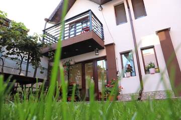 Фотографии Гостевой дом Upstairs Residence г. Тыргу-Жиу (Румыния) №1 Фото Гостевой дом Upstairs Residence г. Тыргу-Жиу 1