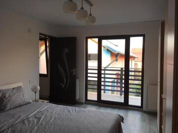 Фото номера Дом для отпуска Гостевой дом Upstairs Residence г. Тыргу-Жиу 13