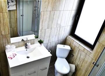 Фото номера Дом для отпуска Гостевой дом Upstairs Residence г. Тыргу-Жиу 19