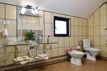 Фото номера Дом для отпуска Гостевой дом Upstairs Residence г. Тыргу-Жиу 8