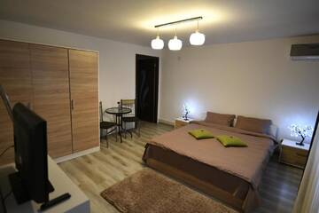 Фото номера Дом для отпуска Гостевой дом Upstairs Residence г. Тыргу-Жиу 3