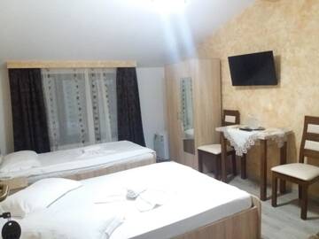 Фото номера Трехместный номер Гостевой дом Casa Lipianu г. Тыргу-Жиу 3