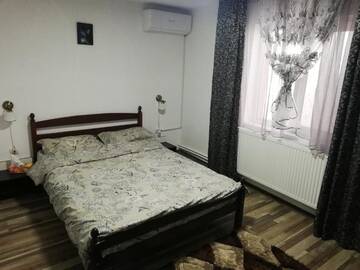 Фото номера Двухместный номер с 1 кроватью и собственной ванной комнатой Гостевой дом Casa Bianca г. Тыргу-Жиу 8