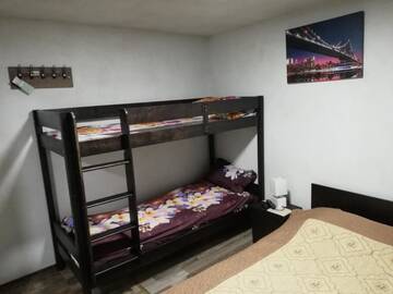 Фото номера Cемейный номер с собственной ванной комнатой Гостевой дом Casa Bianca г. Тыргу-Жиу 4