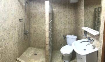 Фото номера Апартаменты Делюкс Гостевой дом Casa Topazz г. Тыргу-Жиу 6