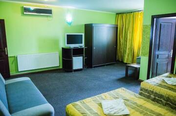 Фото номера Классический трехместный номер Отель Motel Davios г. Тыргу-Жиу 2