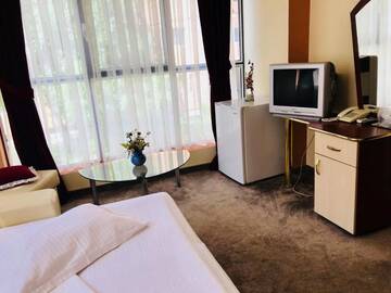 Фото номера Апартаменты с 2 спальнями Отель Hotel Palace г. Тыргу-Жиу 4