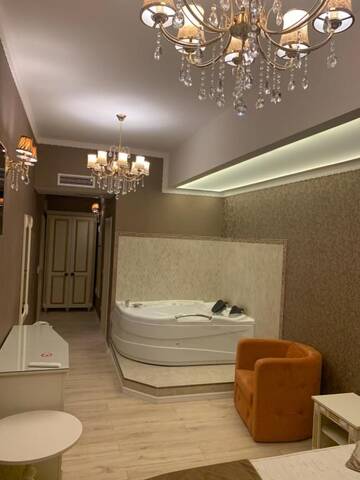 Фото номера Двухместный номер с 1 кроватью и балконом Отель Hotel Rais г. Тыргу-Жиу 24