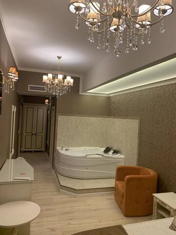 Фото номера Двухместный номер с 1 кроватью и балконом Отель Hotel Rais г. Тыргу-Жиу 9