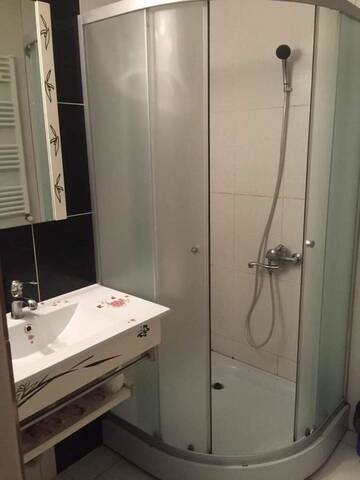 Фото номера Двухместный номер с 2 отдельными кроватями Гостевой дом Casa Onyx г. Тыргу-Жиу 12