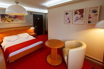 Фото номера Двухместный номер с 1 кроватью Отель Hotel Anna г. Тыргу-Жиу 4