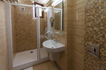 Фото номера Двухместный номер с 1 кроватью Отель Hotel Anna г. Тыргу-Жиу 5
