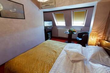 Фото номера Двухместный номер с 1 кроватью Отель Hotel Anna г. Тыргу-Жиу 11