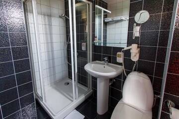 Фото номера Двухместный номер с 1 кроватью Отель Hotel Anna г. Тыргу-Жиу 15