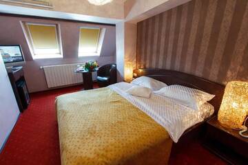 Фото номера Двухместный номер с 1 кроватью Отель Hotel Anna г. Тыргу-Жиу 17