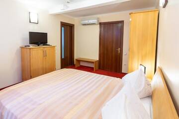 Фото номера Стандартный двухместный номер с 1 кроватью Гостевой дом Boutique Hotel Danielescu г. Тыргу-Жиу 8