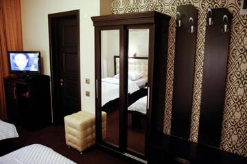 Фото номера Стандартный двухместный номер с 1 кроватью Отель Hotel Anna Junior г. Тыргу-Жиу 24