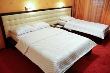Фото номера Стандартный двухместный номер с 1 кроватью Отель Hotel Anna Junior г. Тыргу-Жиу 29