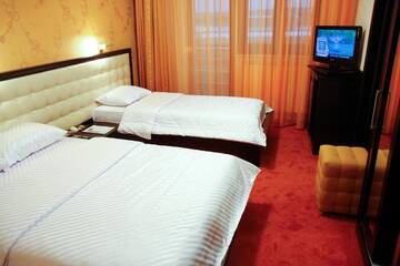 Фото номера Стандартный двухместный номер с 1 кроватью Отель Hotel Anna Junior г. Тыргу-Жиу 31