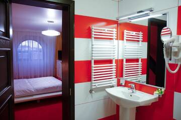 Фото номера Стандартный двухместный номер с 1 кроватью Отель Hotel Anna Junior г. Тыргу-Жиу 3
